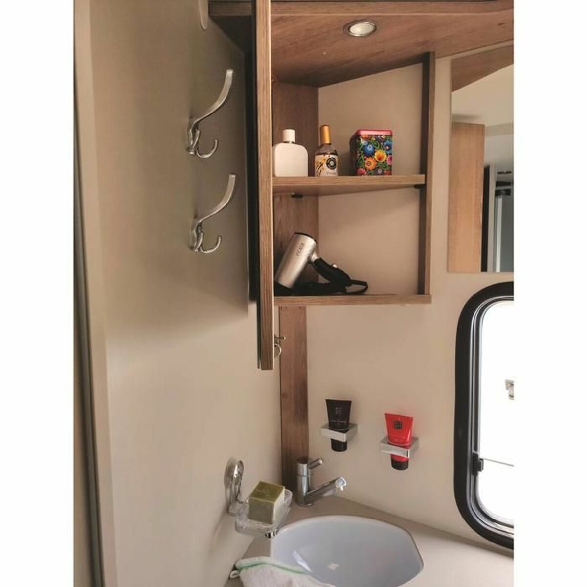 V2H07411916E840DD24C7DDC2A42667A1D3R7385775P2